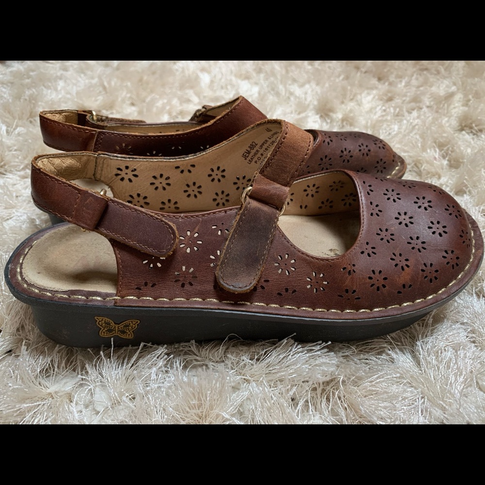 Leather shoes